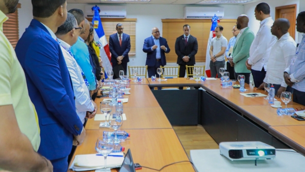 Gómez Mazara socializa con directores regionales